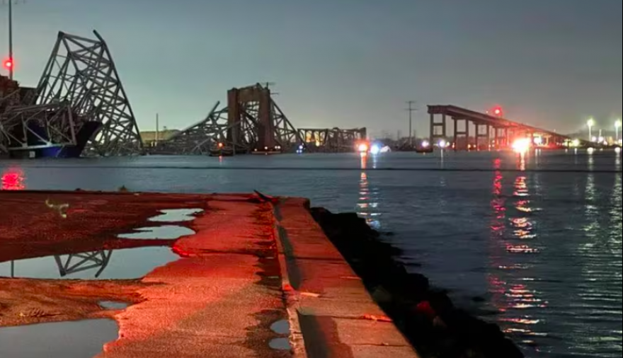 Puente Francis Scott Key colapsa tras choque de barco, siete desaparecidos en el río Patapsco