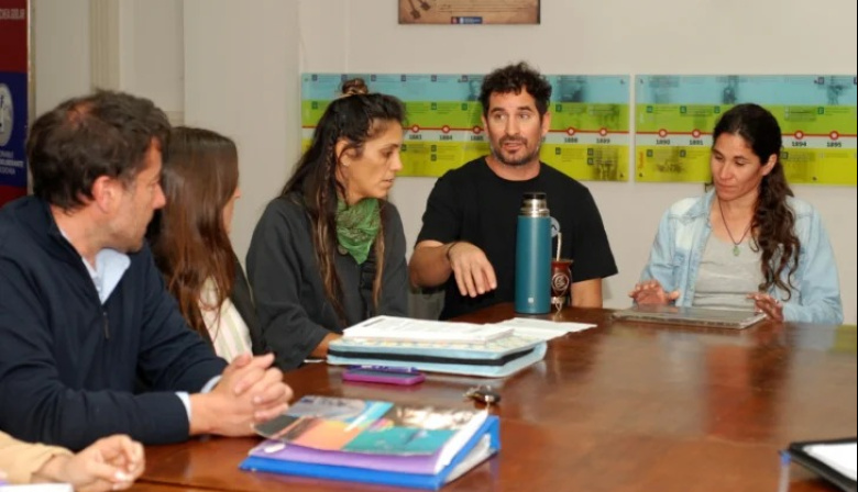 El HCD analizó la queja de artesanos por la presencia de puestos no artesanales en la Plaza San Martín