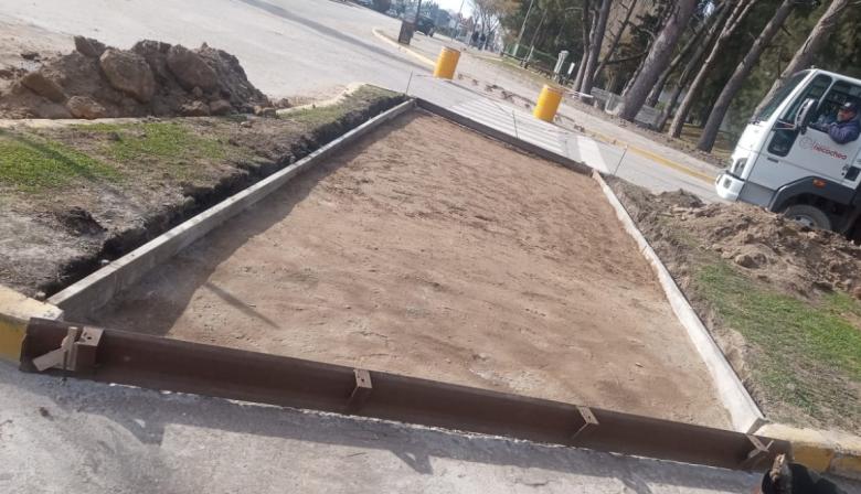 Se arreglan veredas y se colocan rampas de acceso en el paseo de 10 y Pinolandia