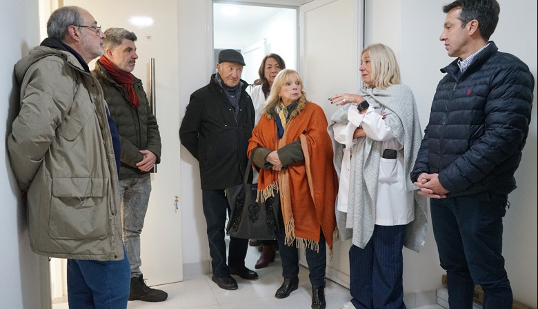 Rojas celebró la llegada del tomógrafo al hospital y anunció la compra de más equipamiento con un nuevo leasing