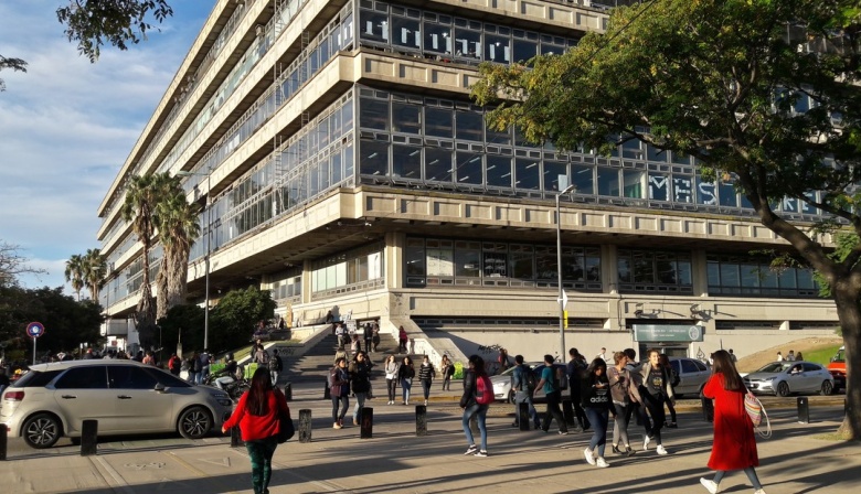 A días de la marcha:  El Gobierno acordó con las universidades un aumento presupuestario del 70%