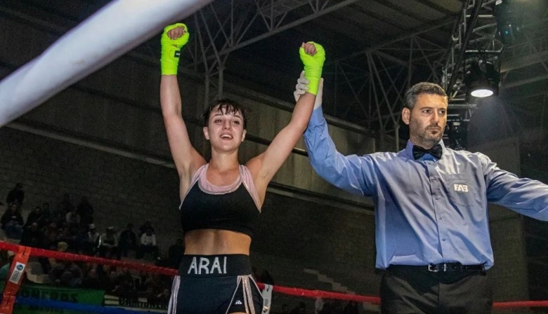 La boxeadora necochense Araí Leoz peleará este sábado en el Polideportivo Municipal