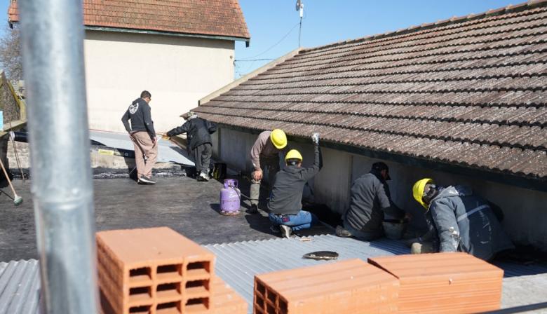Se realiza una importante obra de reparación de la cubierta en la Escuela Municipal de Artes