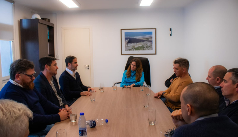 Reunión fundacional del Centro de Navegación de Argentina en Puerto Quequén