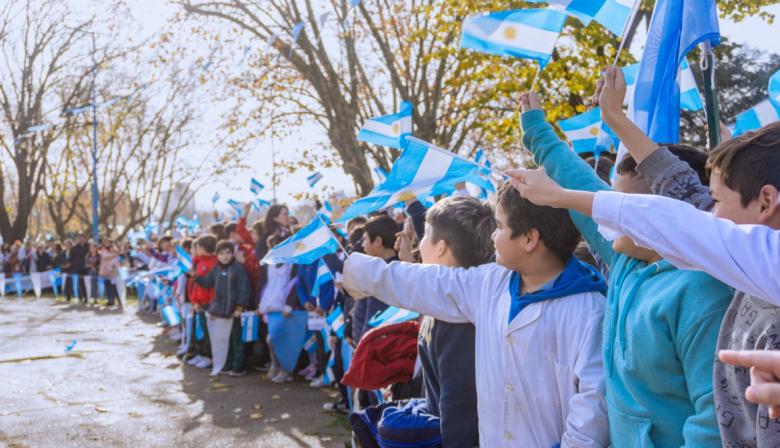 El jueves 19 será el acto de Promesa de Lealtad a la Bandera en la plaza “Dardo Rocha”