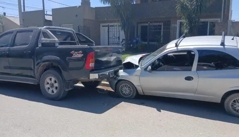 Una mujer se descompensó y chocó un vehículo estacionado en Necochea