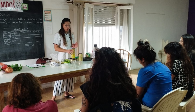 Brindan taller de Cocina Saludable en el CAPS Sur