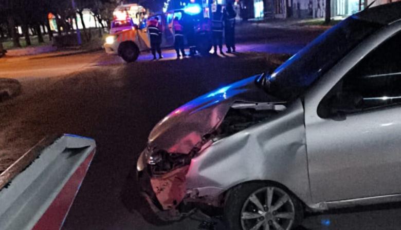 Chocó una columna en avenida 75 y 44 y se negó a la alcoholemia
