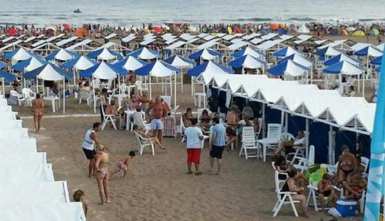 Aumentos del 140% en alquileres de carpas y sombrillas. Pese a la incertidumbre dicen que será “una buena temporada”