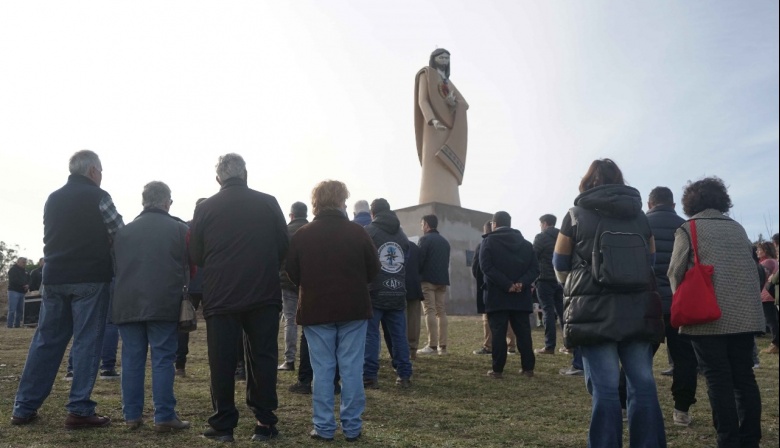 Inauguraron una estatua del Sagrado Corazón de Jesús en Quequén