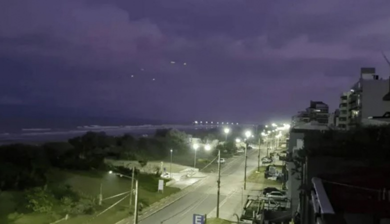Misterio en el cielo marplatense: vecina asegura haber fotografiado OVNIs