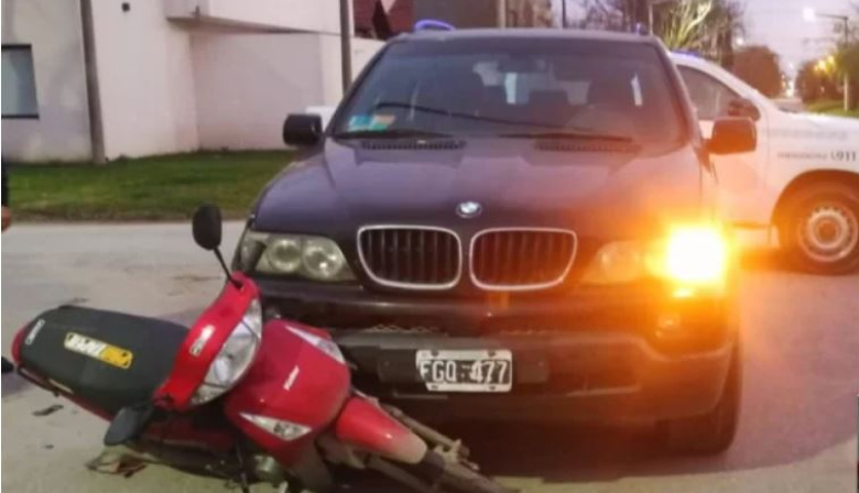 Un motociclista herido tras impactar contra un BMW