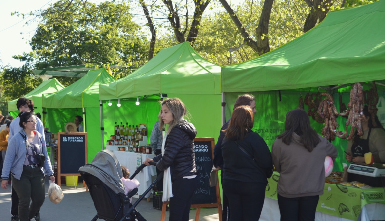 Este miércoles la feria “El Mercado” vuelve a la plaza Rocha