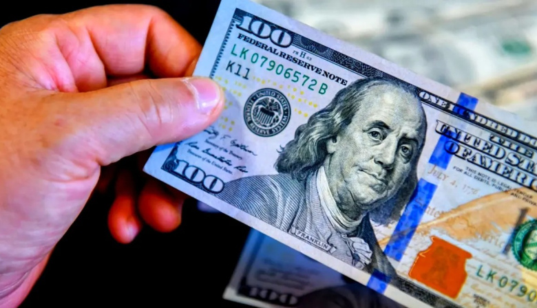 El dólar continúa subiendo pese a la estrategia del Gobierno para contenerlo