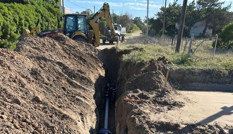 Se avanza con servicios básicos para los vecinos con una nueva obra de cloacas en Quequén