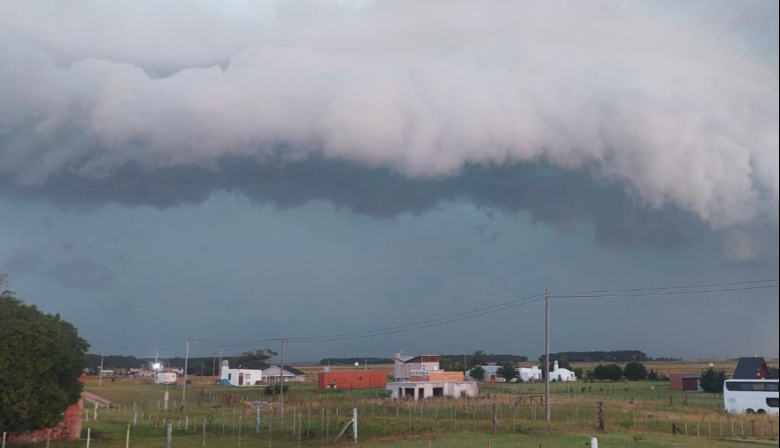 Agosto llegará con lluvias, vientos fuertes y sudestada en Necochea y la Costa Atlántica