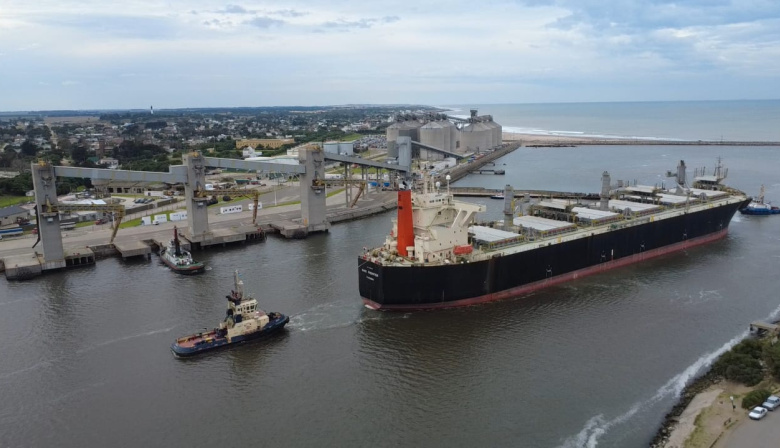 Puerto Quequén retoma ritmo récord y proyecta más de 35 buques para agosto
