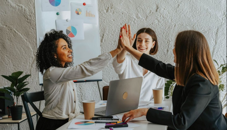 Puerto Quequén y UNDELTA lanzan curso gratuito de finanzas para mujeres emprendedoras