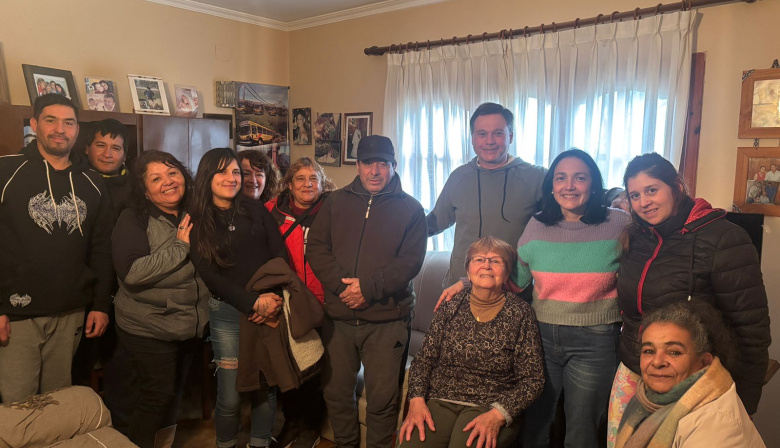 Graciana Maizzani lleva el mensaje de SOMOS NECOCHEA – UCR puerta por puerta