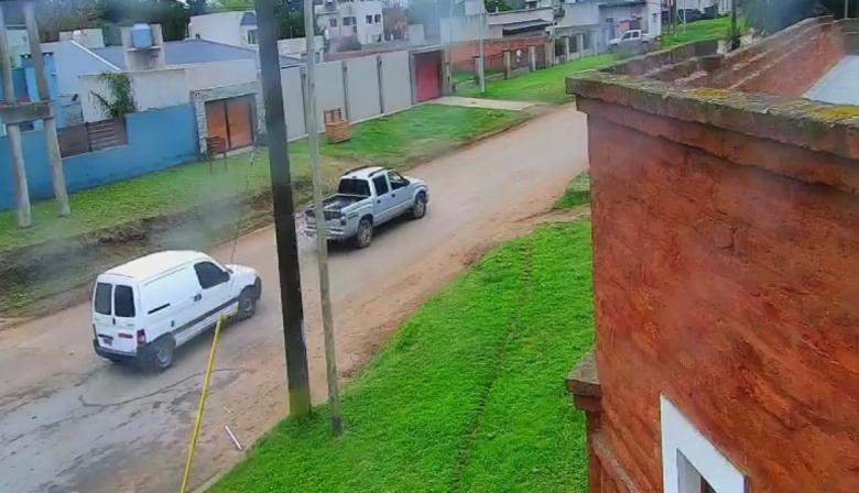 Con apoyo de la lectora de patentes del COM lograron identificar una camioneta con patente adulterada