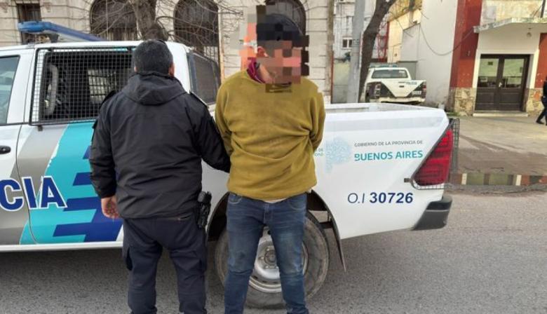 Intento de asalto en pleno centro: dos detenidos con un arma blanca