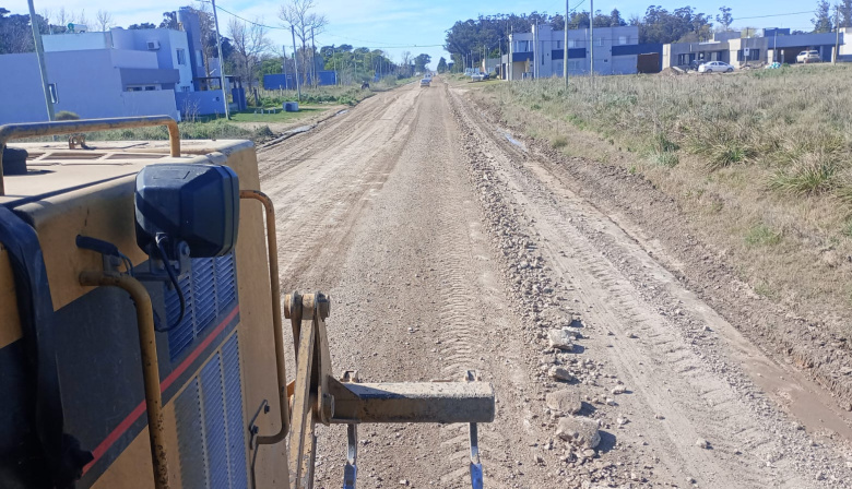 Prosiguen con trabajos de repaso y bacheo en distintos puntos de Necochea y Quequén