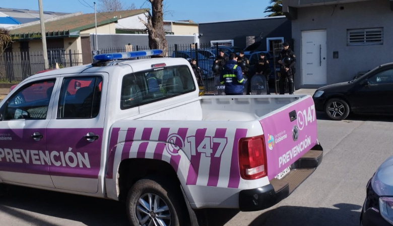 Allanamientos y clausuras de comercios vinculados al asalto a un matrimonio en Quequén