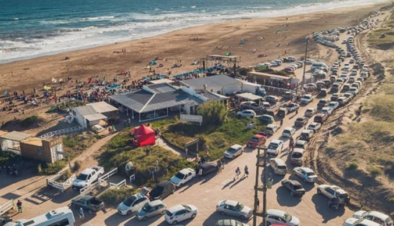 Karamawi abre la preventa de carpas y sombrillas con descuentos para la temporada 2025