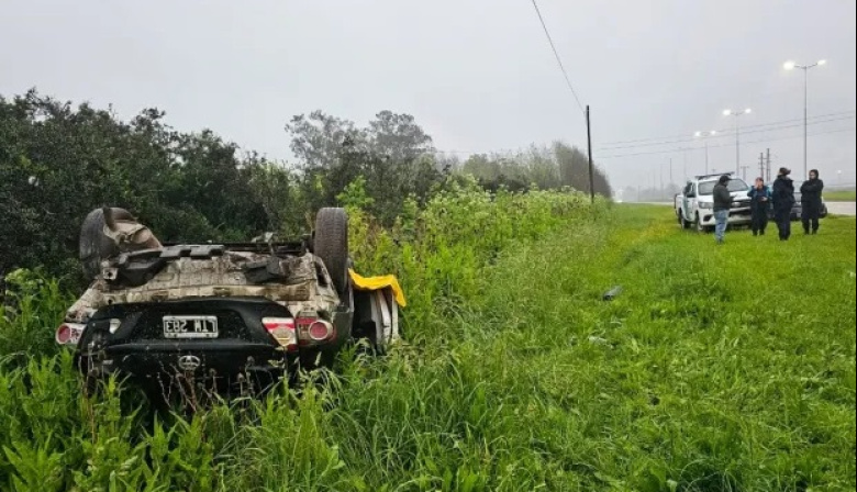 Espectacular vuelco en la Ruta 88: el conductor resultó ileso