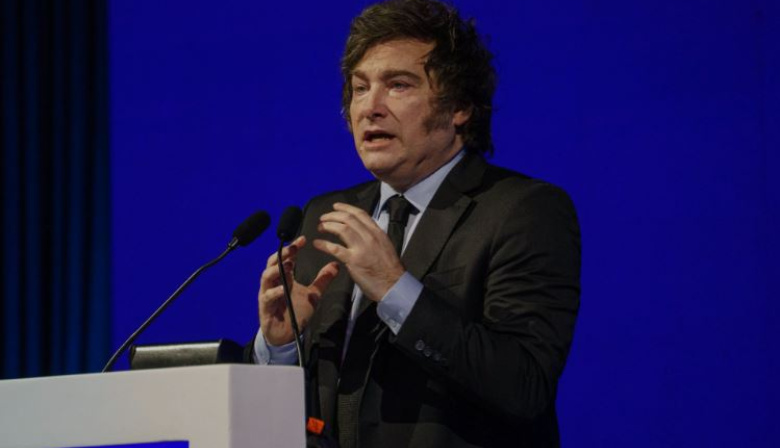 Milei: “La pobreza no se resuelve imprimiendo papelitos”