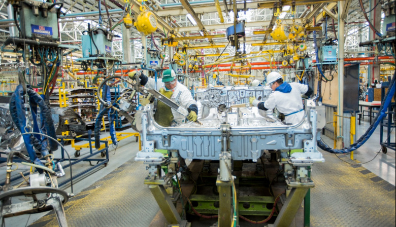 Fuerte retroceso industrial: caen ocho meses consecutivos y alertan que “si no hay plan, se van a apagar las máquinas”