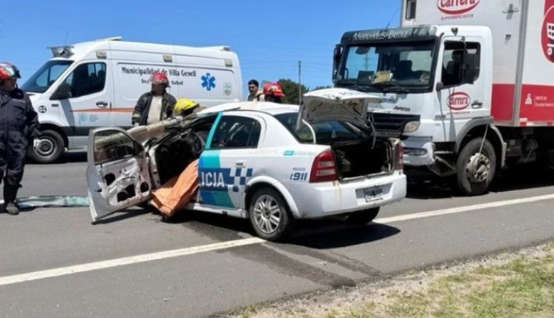 Tragedia en la Ruta 11: un policía murió al chocar de frente contra un camión