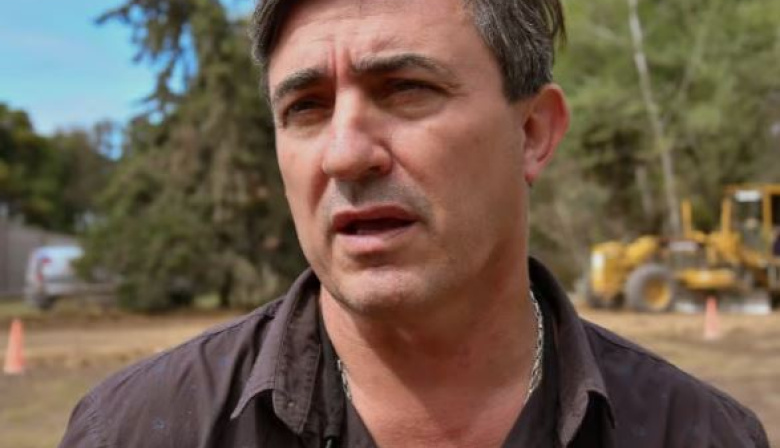 Adrián Furno y las calles de tierra: “El principal enemigo que tenemos es el agua”