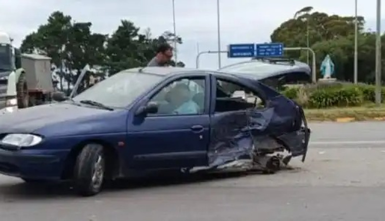Accidente entre dos vehículos en la Ruta 88, a la altura del cruce con la Ruta 77
