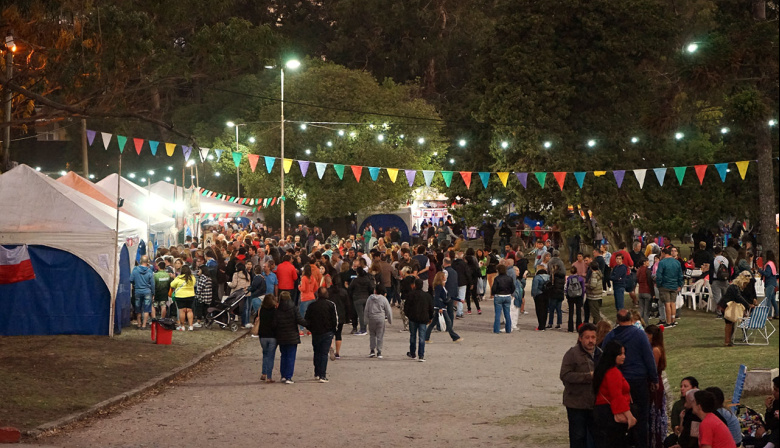 A mediados de enero se realizará  la 22° Feria de las Colectividades  en el Parque Miguel Lillo