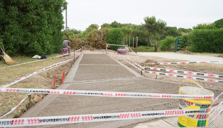 Construyen nuevas bajadas inclusivas en las playas de Necochea y Quequén