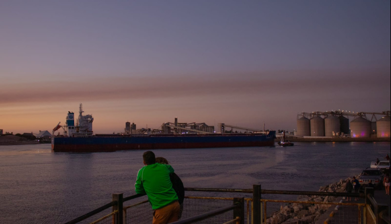 Hito para el comercio exterior: Puerto Quequén fue clave en el primer embarque de trigo argentino a China