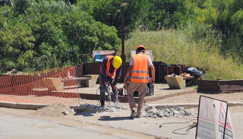 Continúan los trabajos de mantenimiento en la zona portuaria