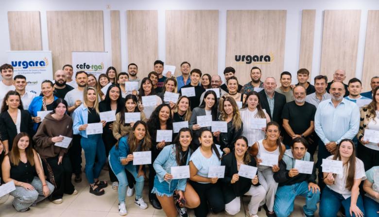 Entrega de certificados en URGARA: jóvenes y adultos culminaron sus capacitaciones en el centro de formación profesional