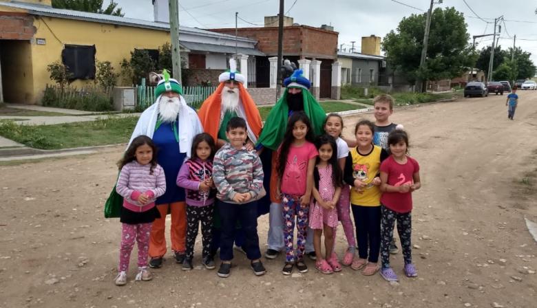 Los Reyes Magos regresan a Quequén con una nueva recorrida solidaria por los barrios
