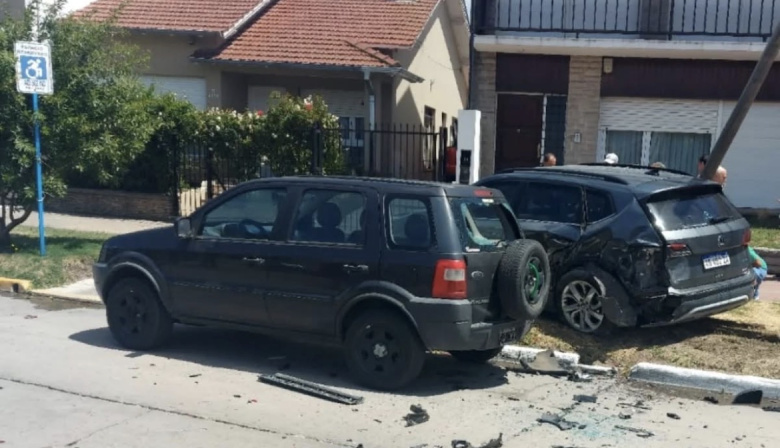 Sufrió un ACV al volante, provocó un choque en cadena y permanece internado