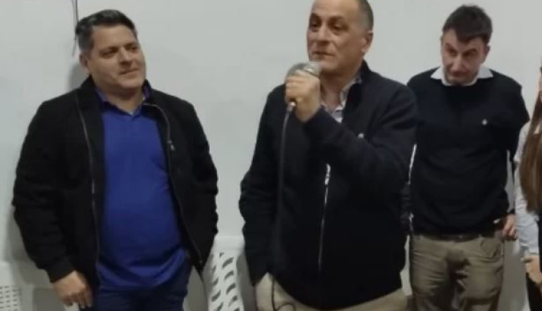 El bicicletero mostro las cartas y exploto La Libertad Avanza