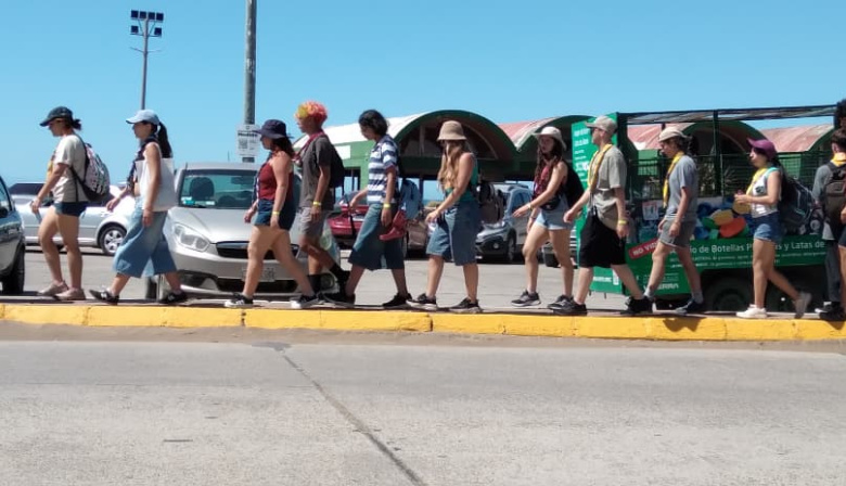 Necochea se viste de scout: miles de jóvenes llegan a la ciudad para el Campamento Nacional 2026