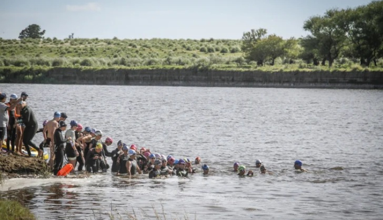 El 1º de febrero se correrá el Triatlón por Equipos organizado por la Asociación Arenas en el Río Quequén