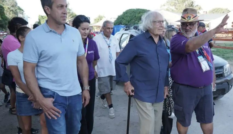 Pérez Esquivel llamó a la unidad y la rebeldía de conciencia en un encuentro scout con la presencia del intendente
