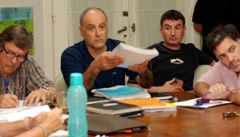 Cerezuela primero lo amenazó con “arrancarle la cabeza” y ahora lo manda a trabajar