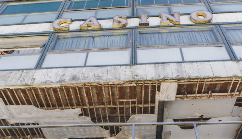 La ordenanza fija la forma de pago de la subasta del Casino y destina el 70% de los fondos a obras municipales