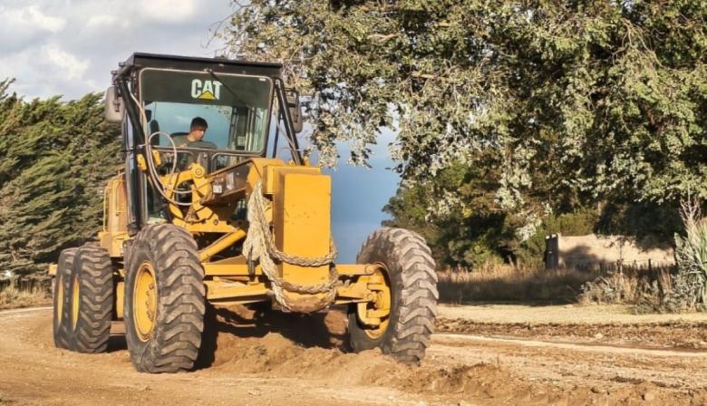 EMSUR intensifica el mantenimiento rural con reconstrucción de caminos y mejoras en accesos productivos