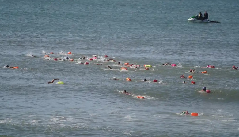 Sudestada en Neco 2026: Jeremías Taien Torales volvió a ganar la prueba de aguas abiertas