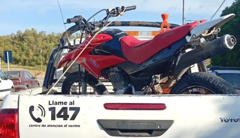 Persecución y fuga en contramano en la Villa: la moto tenía pedido de secuestro en Mar del Plata